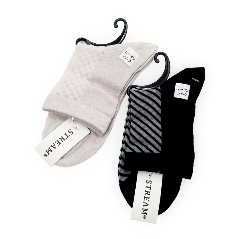 STREAM  前面シースルー斜めライン柄ソックス